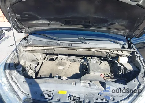 2019 Toyota Highlander Le z USA, uszkodzony, nr VIN 5TDZZRFH7KS299985